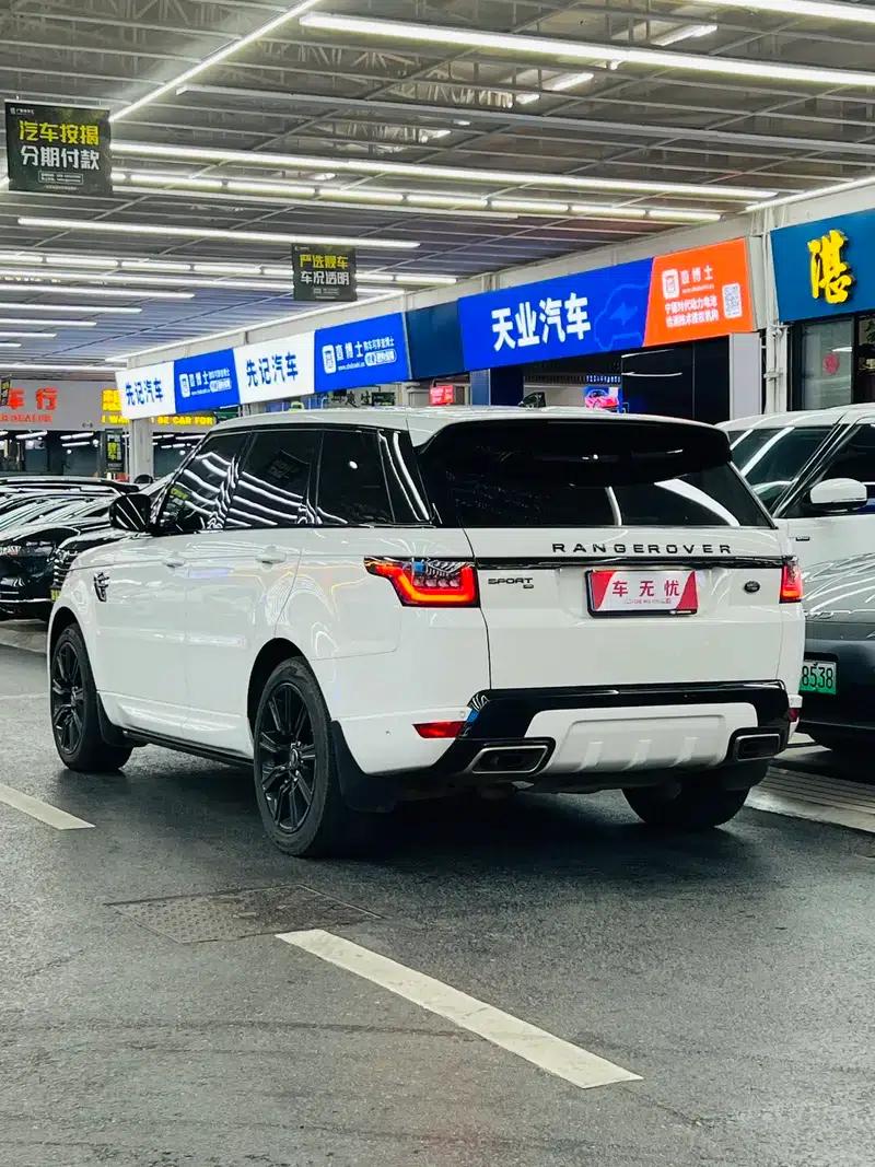 Range Rover Sport 2021 3.0 L6 Black Edition — миниатюра 5