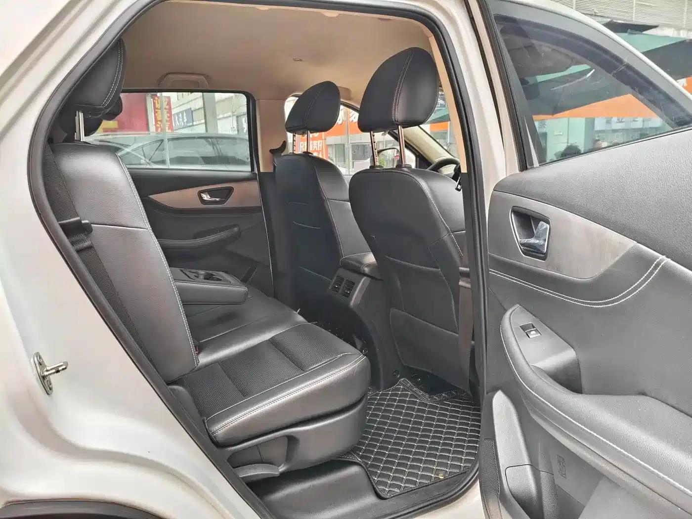 Fengguang S560 2018 Upgraded Model 1.8L CVT Premium 7-Seater — миниатюра 8