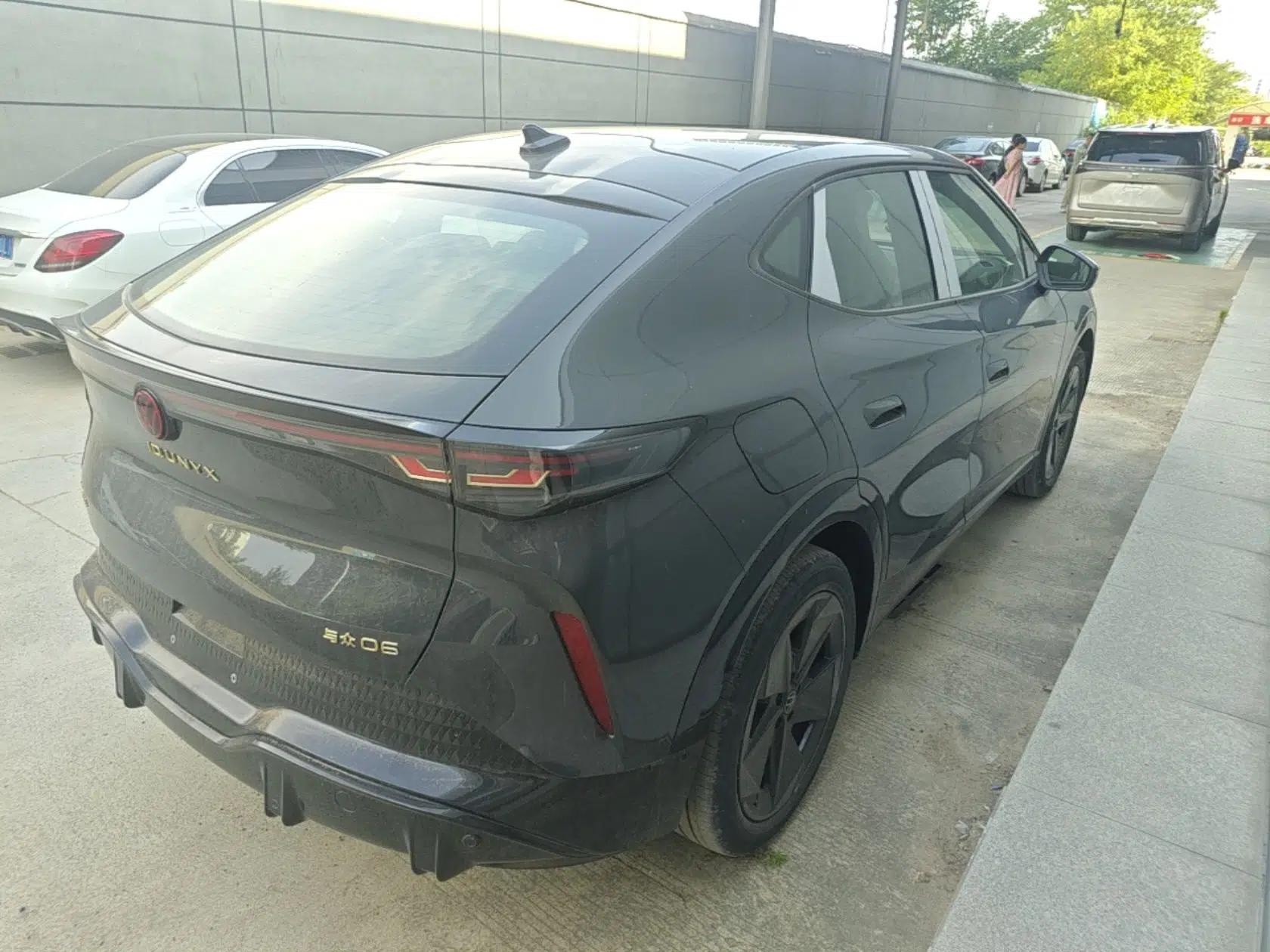 Volkswagen ID.UNYX 2025 Pure Model — миниатюра 6