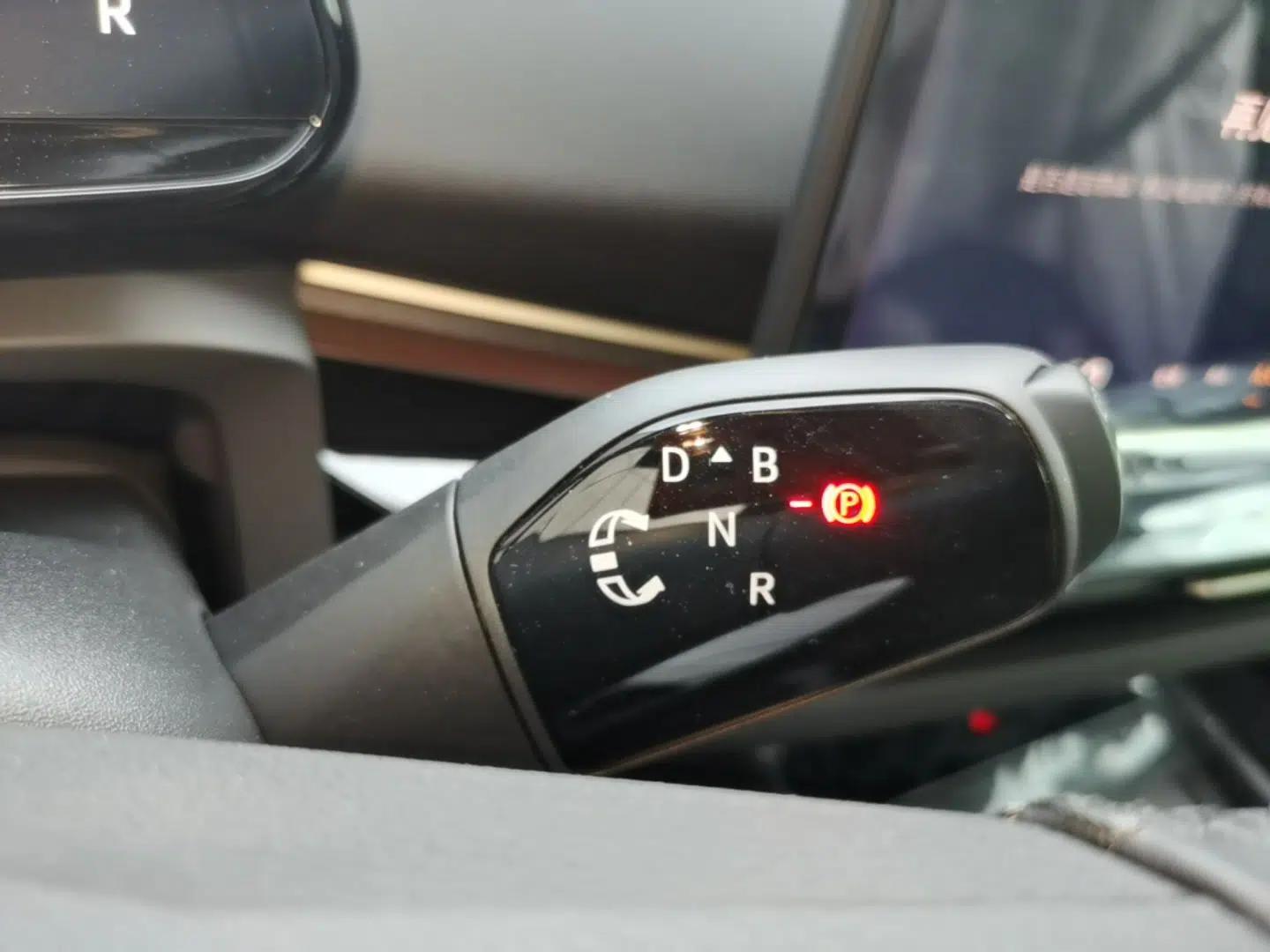 Volkswagen ID.UNYX 2025 Pure Model — миниатюра 16
