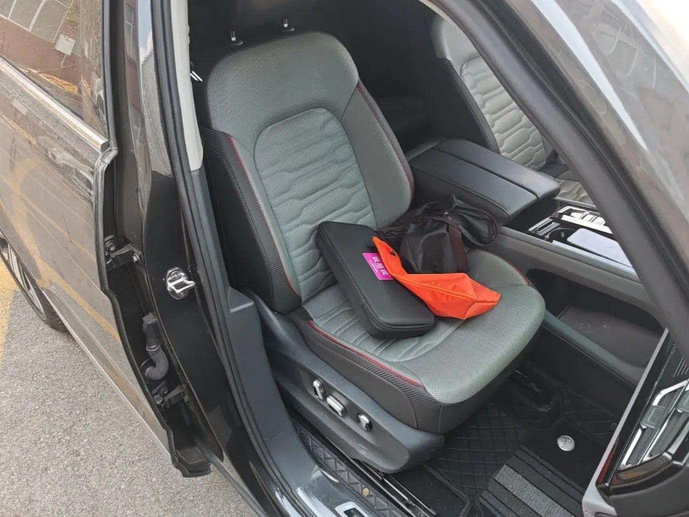 Volkswagen Teramont X 2021 330TSI Two-Wheel-Drive Prestige Luxury Edition — миниатюра 24
