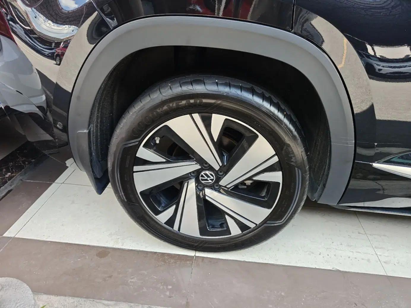 Volkswagen Teramont X 2025 Tiguan X 380TSI Four-Wheel Drive Excellence Edition — миниатюра 11