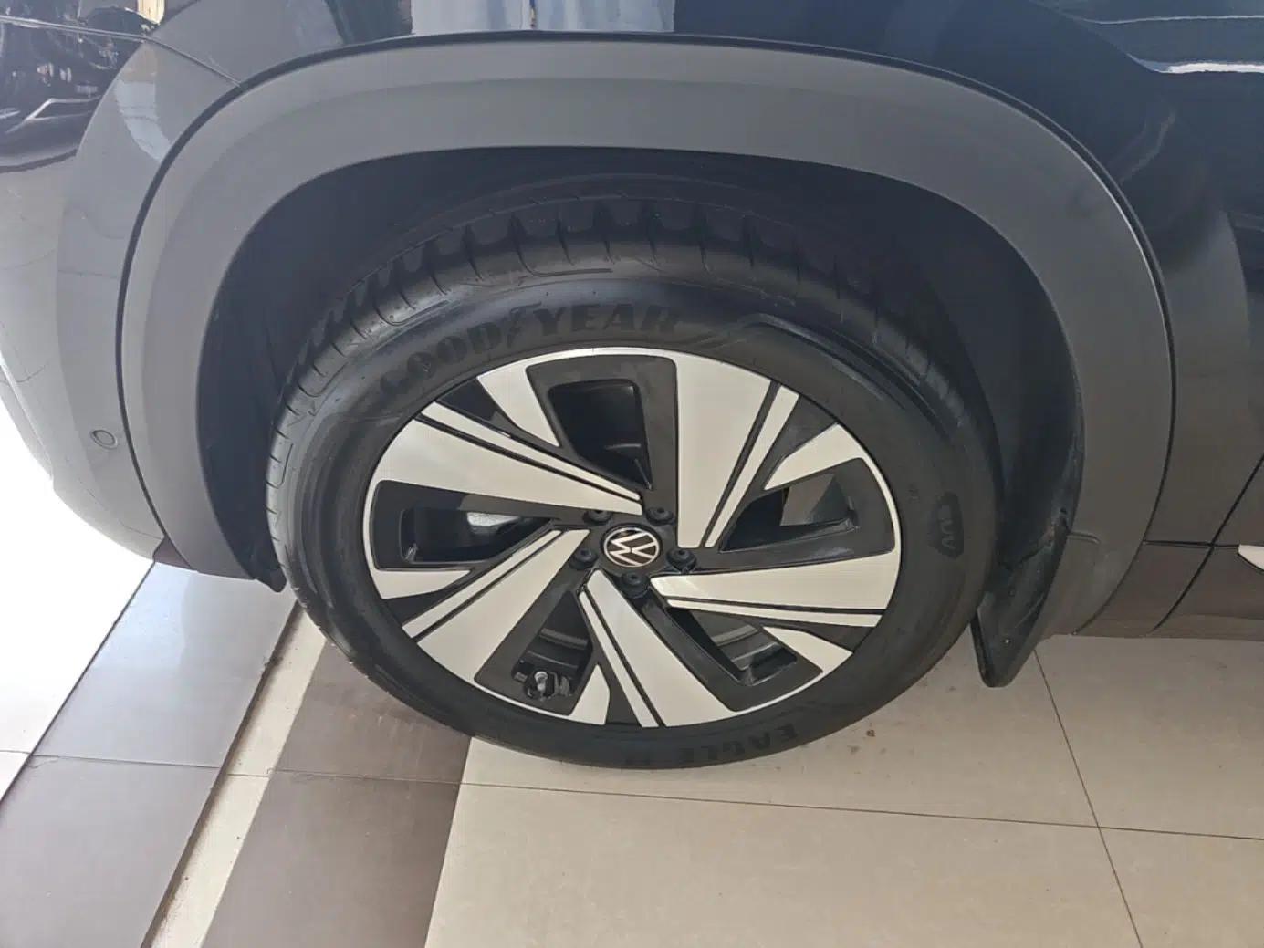 Volkswagen Teramont X 2025 Tiguan X 380TSI Four-Wheel Drive Excellence Edition — миниатюра 10