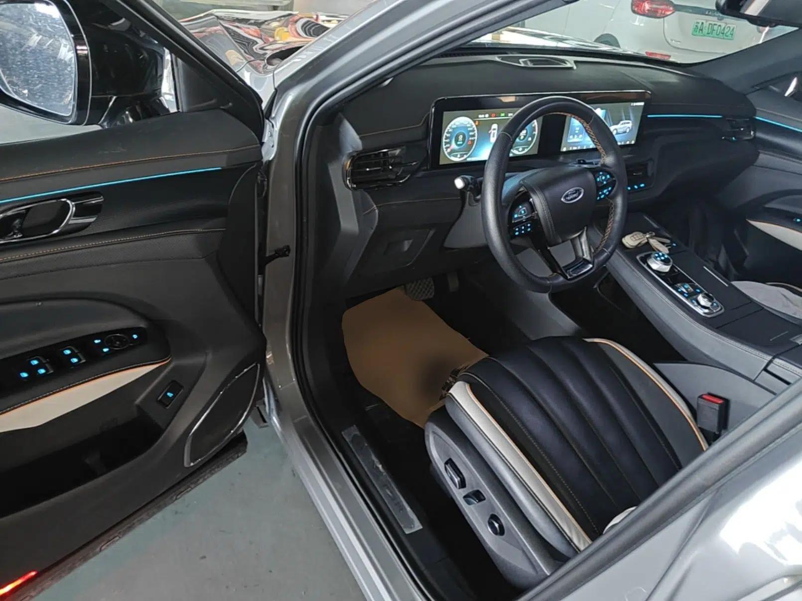 Ford Equator 2023 EcoBoost 225 Obsidian Orange Edition Prestige 7-Seater (2/2/3) — миниатюра 23
