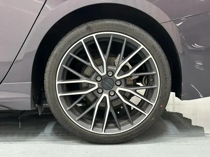 Lynk & Co 03 2025 2.0TD DCT Champion Edition Pro — миниатюра 9