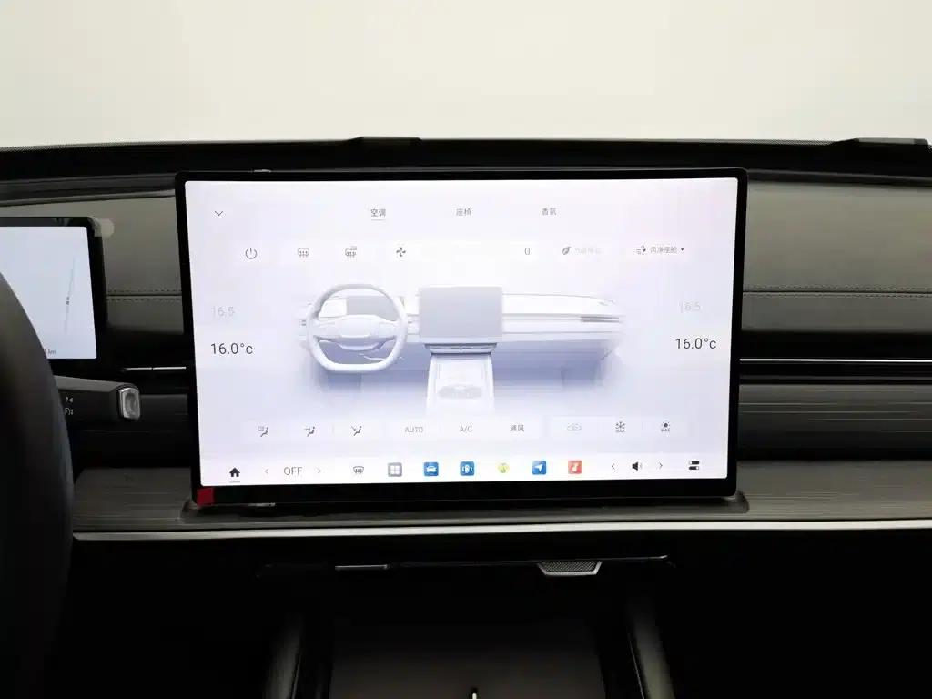 eπ007 2025 Pure Electric 565 AWD Max Navigator Edition — миниатюра 12