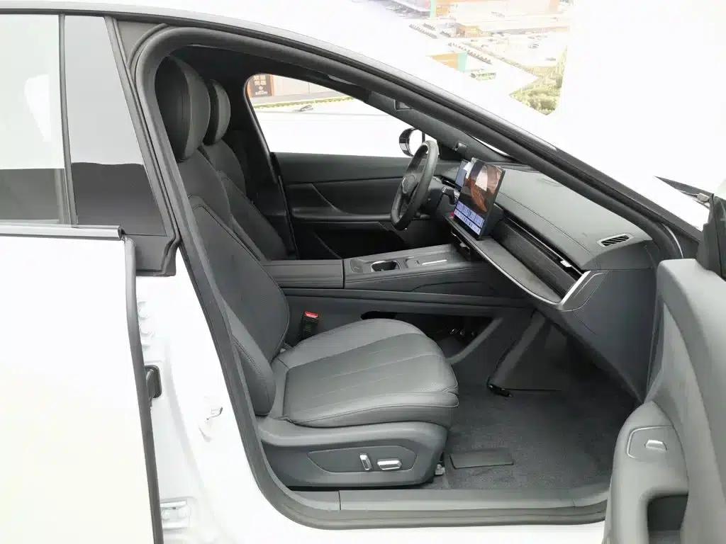 eπ007 2025 Pure Electric 565 AWD Max Navigator Edition — миниатюра 23