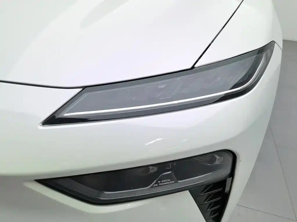 eπ007 2025 Pure Electric 565 AWD Max Navigator Edition — миниатюра 7