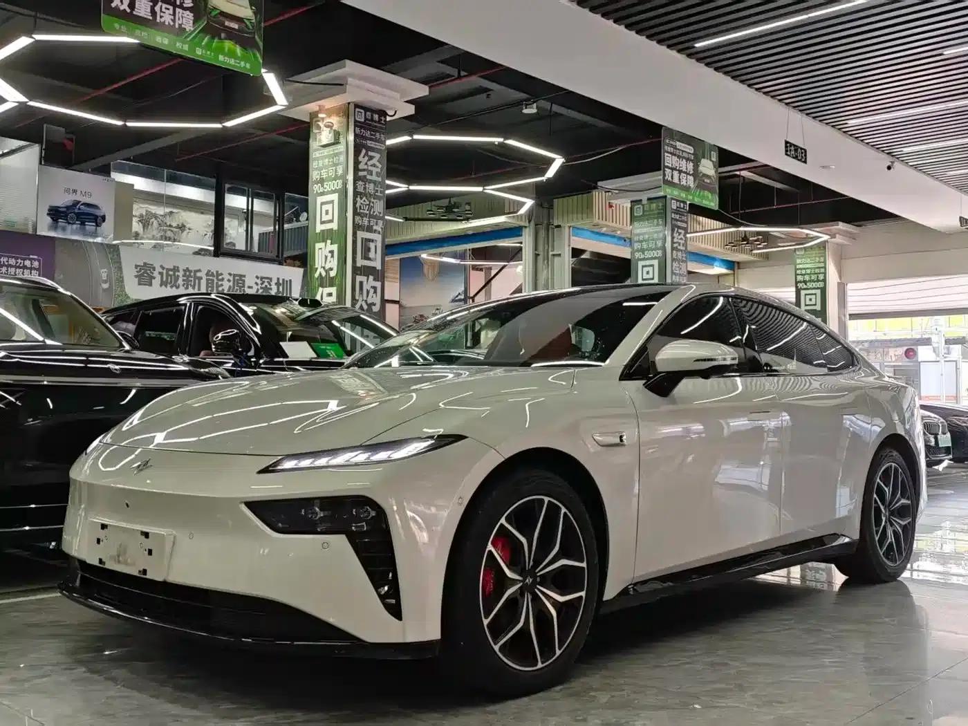 eπ007 2025 Pure Electric 565 AWD Max Navigator Edition — миниатюра 1