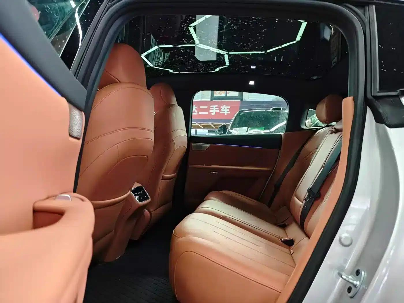 eπ007 2025 Pure Electric 565 AWD Max Navigator Edition — миниатюра 12