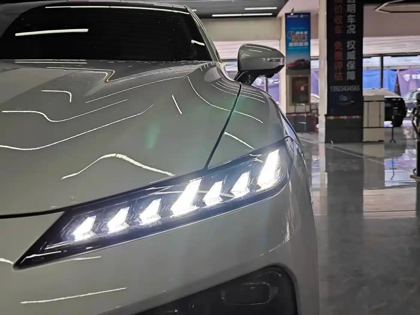 eπ007 2025 Pure Electric 565 AWD Max Navigator Edition — миниатюра 15