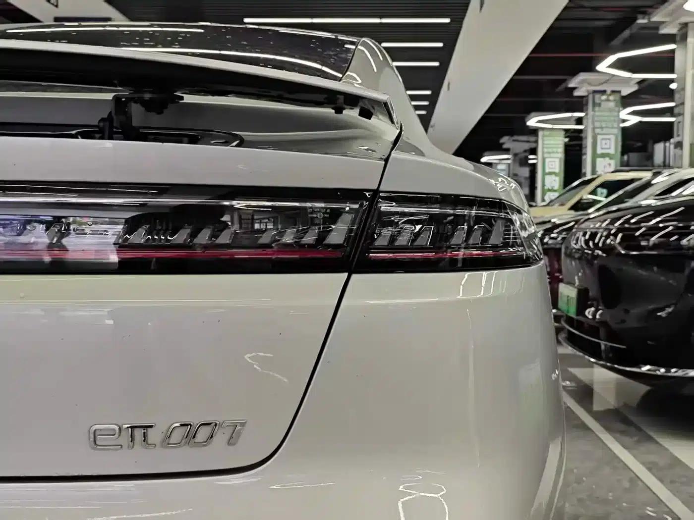 eπ007 2025 Pure Electric 565 AWD Max Navigator Edition — миниатюра 16