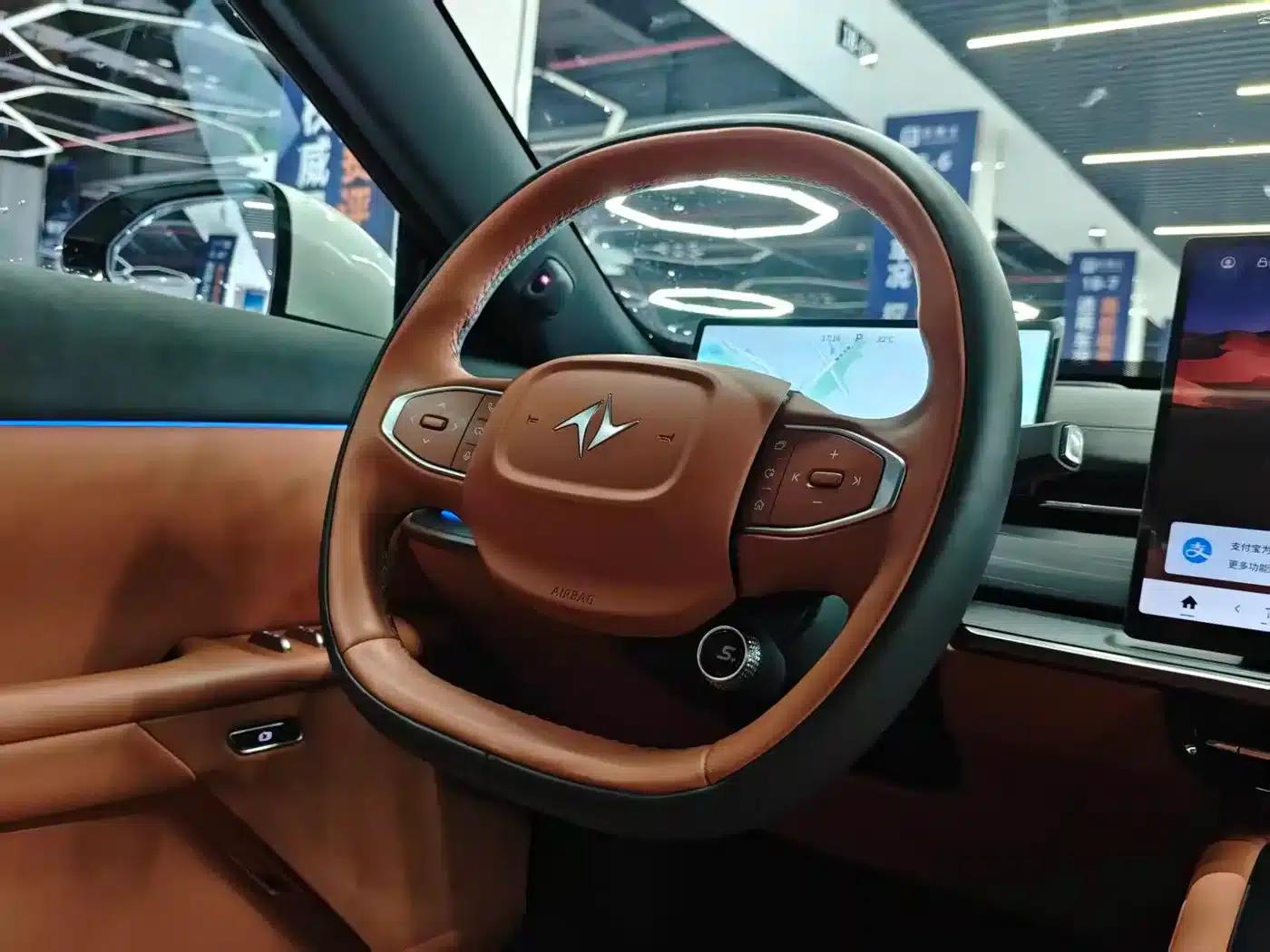 eπ007 2025 Pure Electric 565 AWD Max Navigator Edition — миниатюра 8