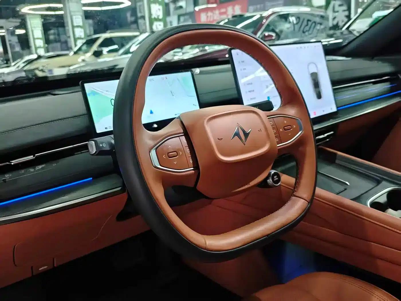 eπ007 2025 Pure Electric 565 AWD Max Navigator Edition — миниатюра 10