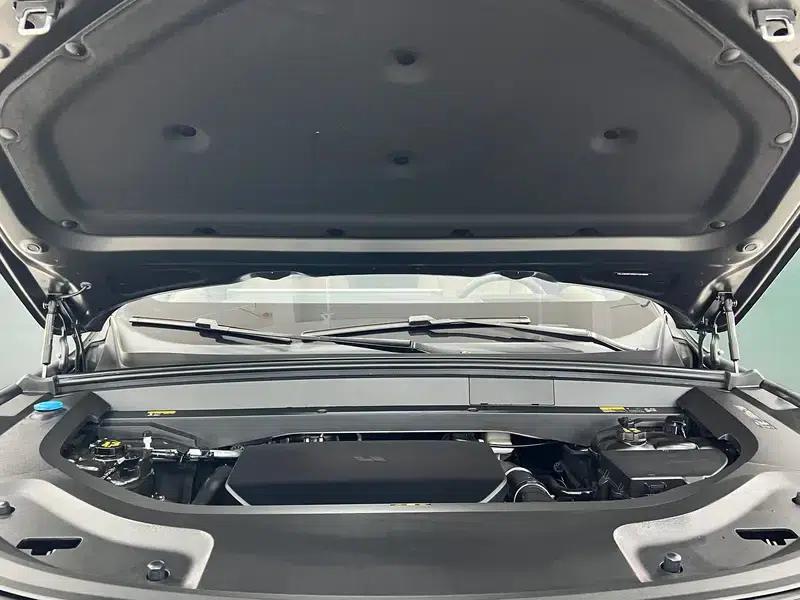 Li Auto L9 2025 Ultra Intelligent Renewal Edition — миниатюра 6