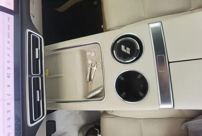 Li Auto L8 2023 Air Edition — миниатюра 12