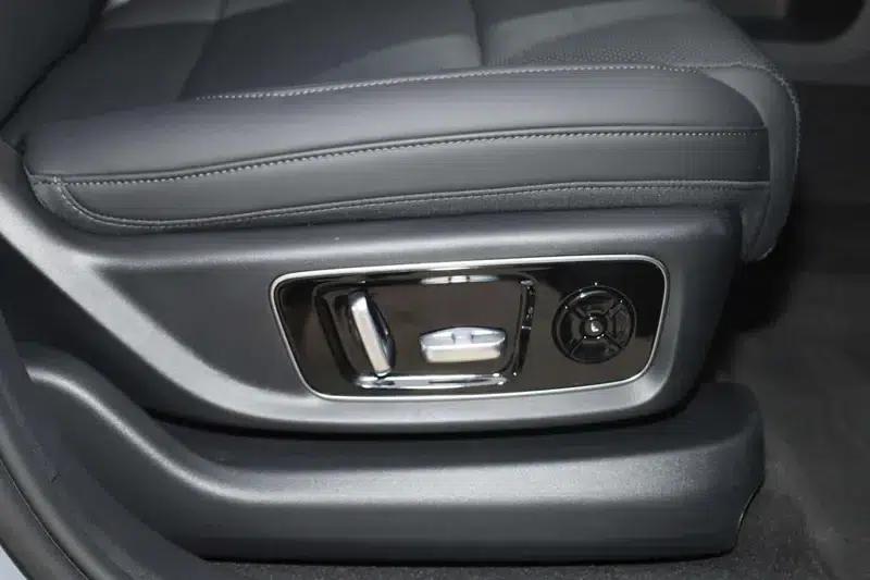 Li Auto L8 2025 Ultra Intelligent Renewal Edition — миниатюра 16