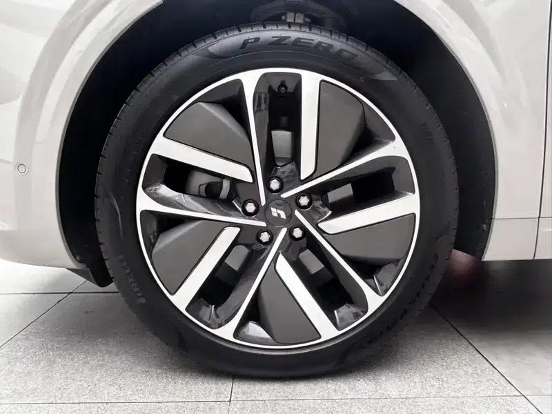 Li Auto L6 2024 Max Edition — миниатюра 4