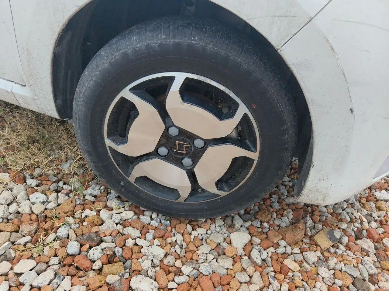SOL E10X 2021 302 km Range Luxury Version 31.4 kWh — миниатюра 2
