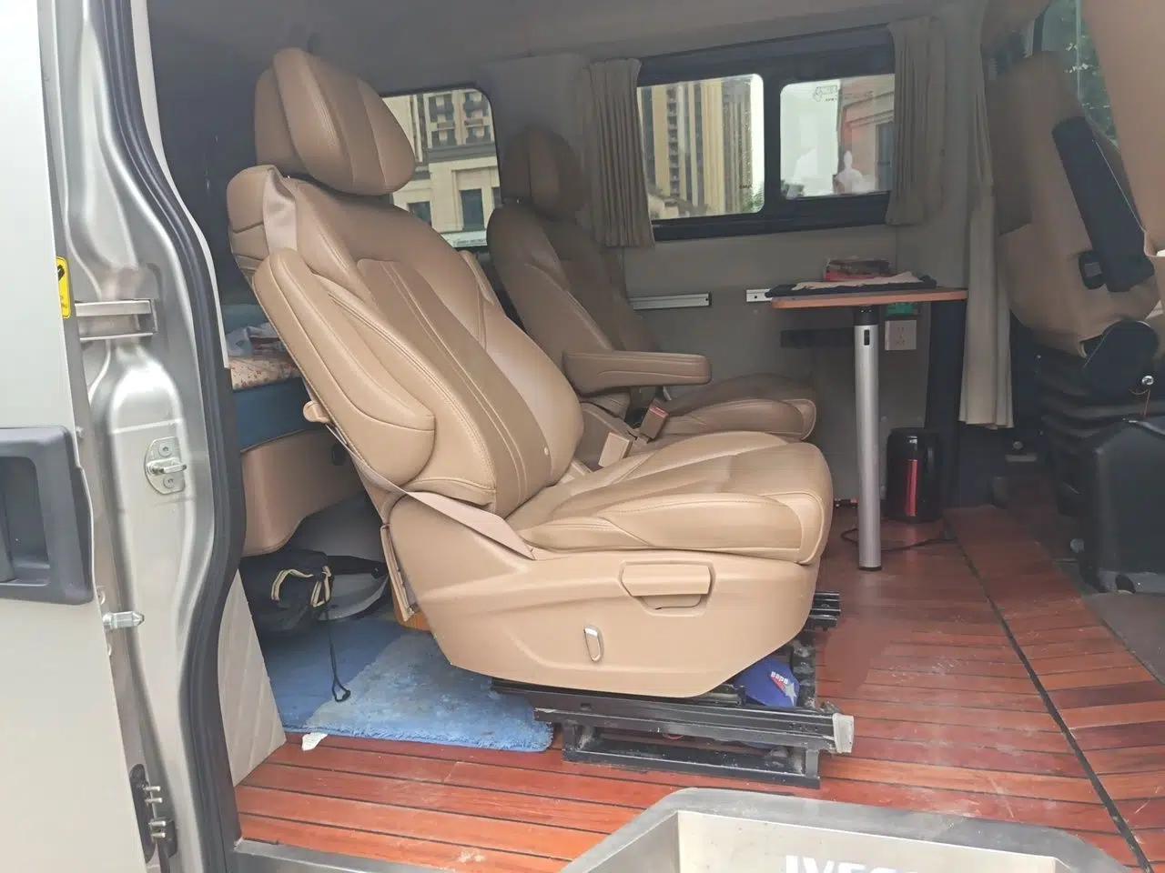 Iveco Eurocargo 2021 3.0T Automatic Chao Rui Short Wheelbase Low-Roof Side-Sliding Door F1C — миниатюра 17