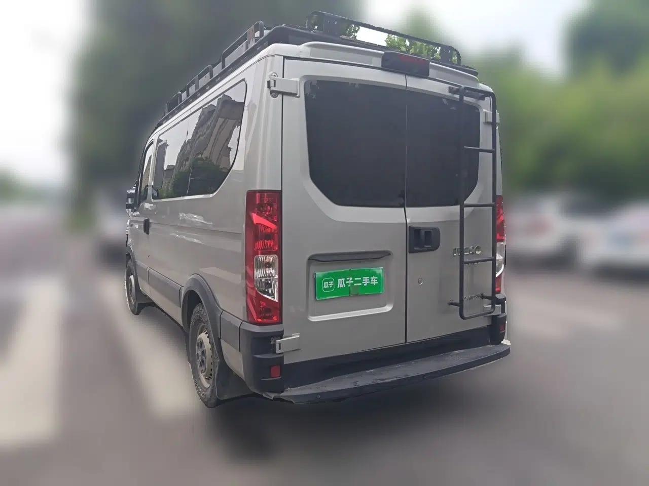 Iveco Eurocargo 2021 3.0T Automatic Chao Rui Short Wheelbase Low-Roof Side-Sliding Door F1C — миниатюра 4