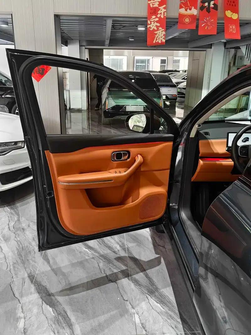 Leapmotor C16 2024 Range Extended Electric 200 Premium Edition — миниатюра 27