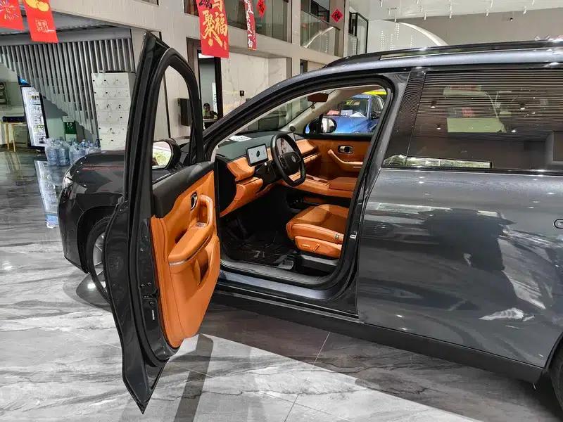 Leapmotor C16 2024 Range Extended Electric 200 Premium Edition — миниатюра 31