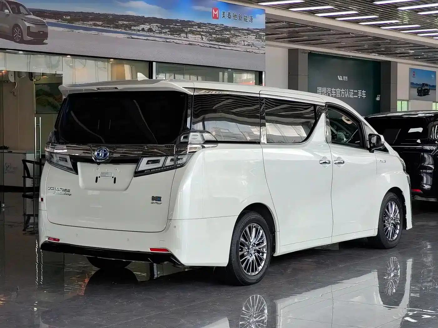 2020 Alphard Hybrid 2.5L HV Premium Edition — миниатюра 14