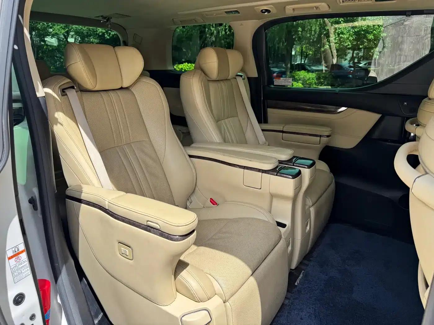 2020 Alphard Hybrid 2.5L HV Premium Edition — миниатюра 14