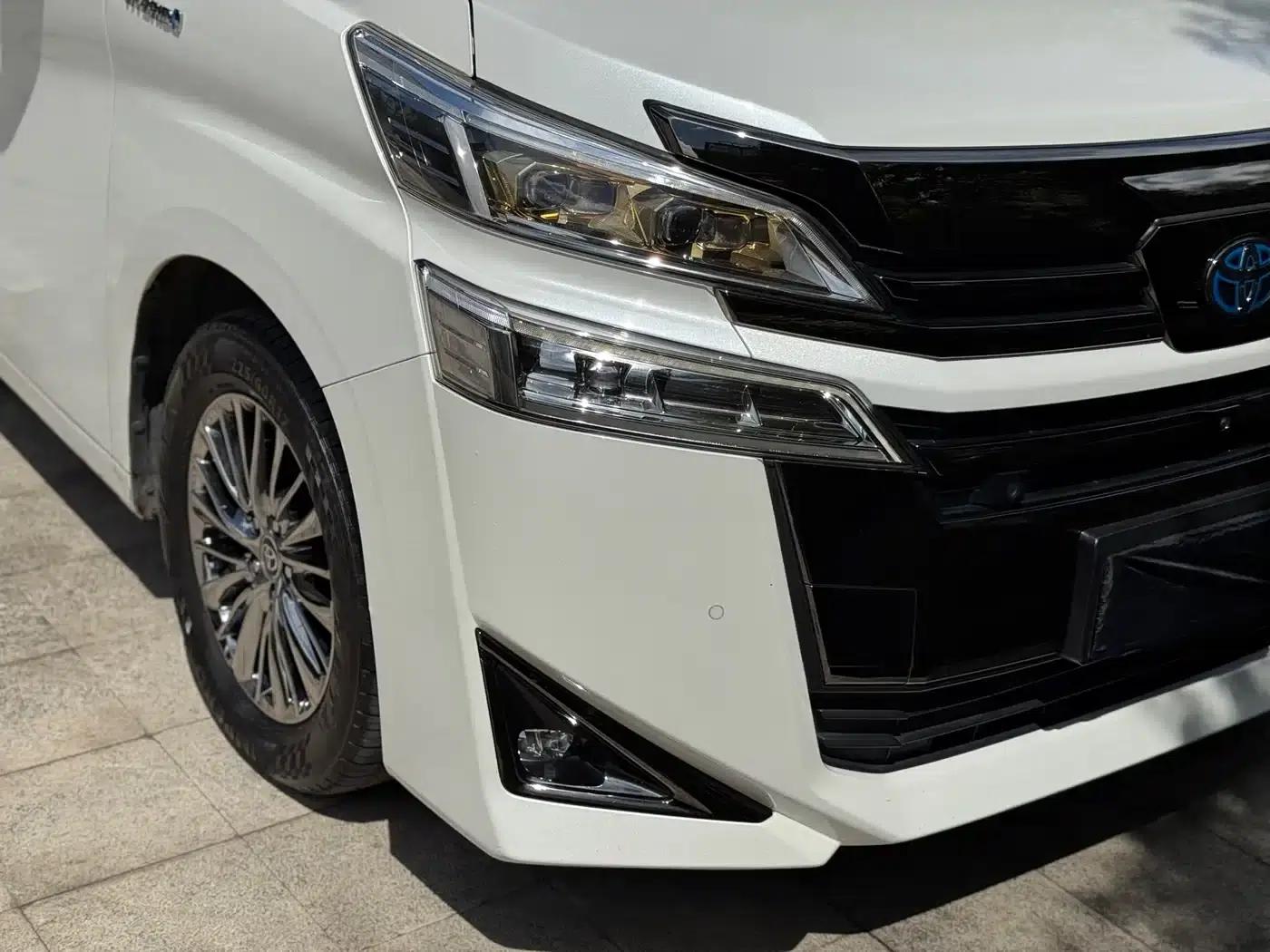 2020 Alphard Hybrid 2.5L HV Premium Edition — миниатюра 17