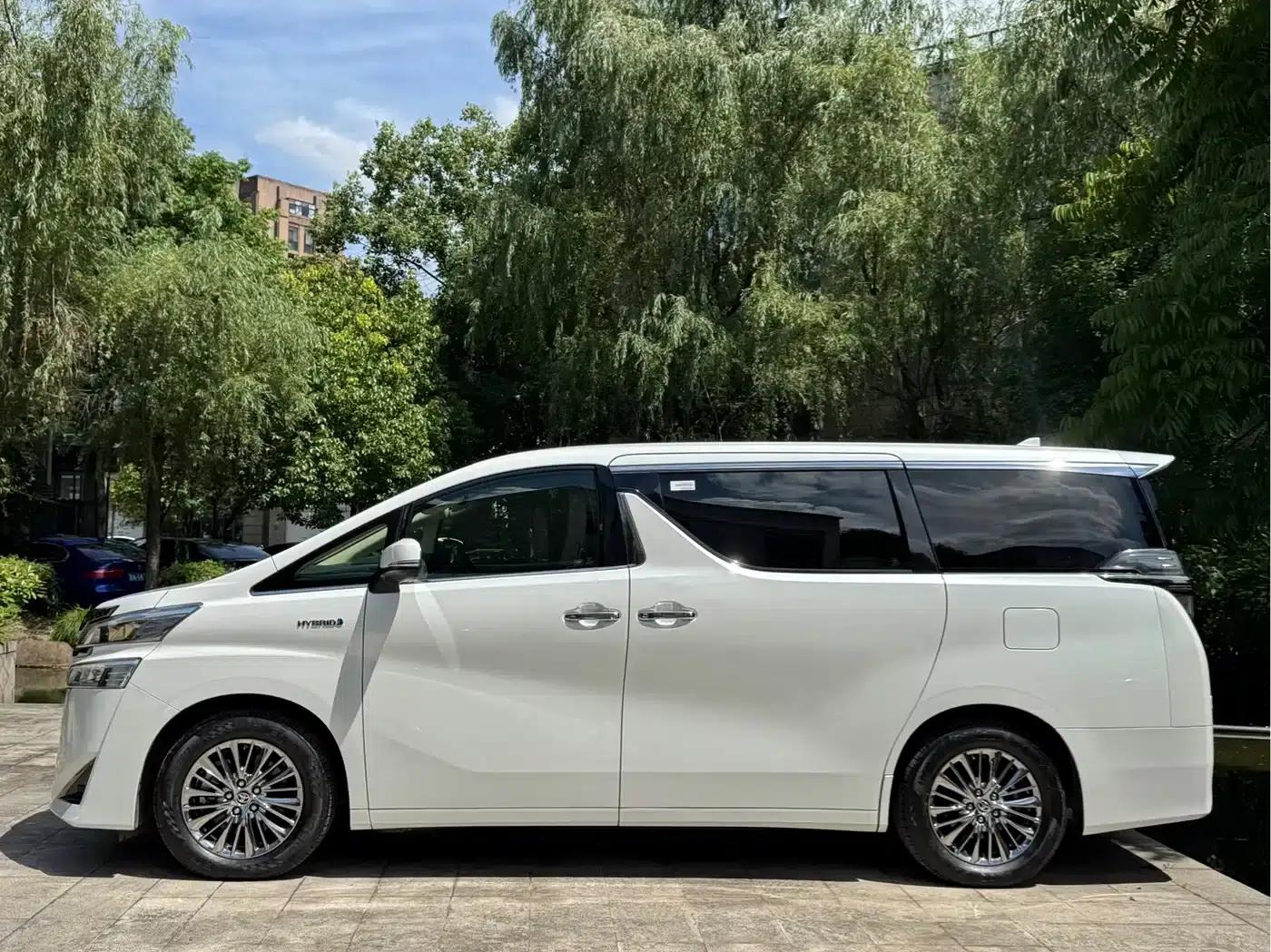 2020 Alphard Hybrid 2.5L HV Premium Edition — миниатюра 4