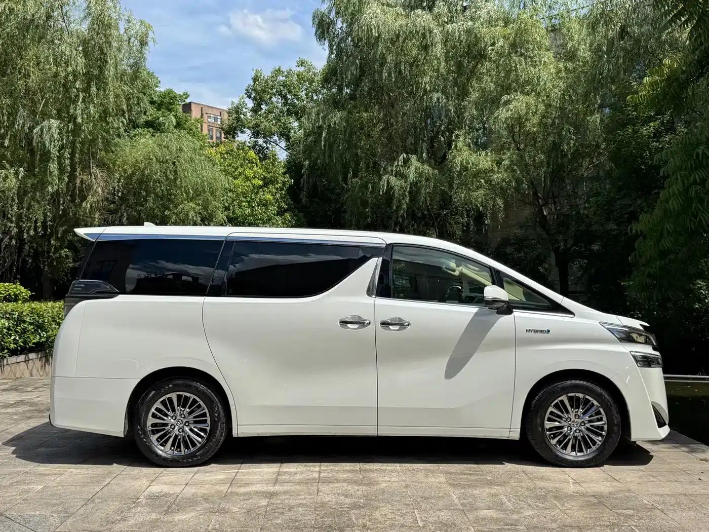 2020 Alphard Hybrid 2.5L HV Premium Edition — миниатюра 8