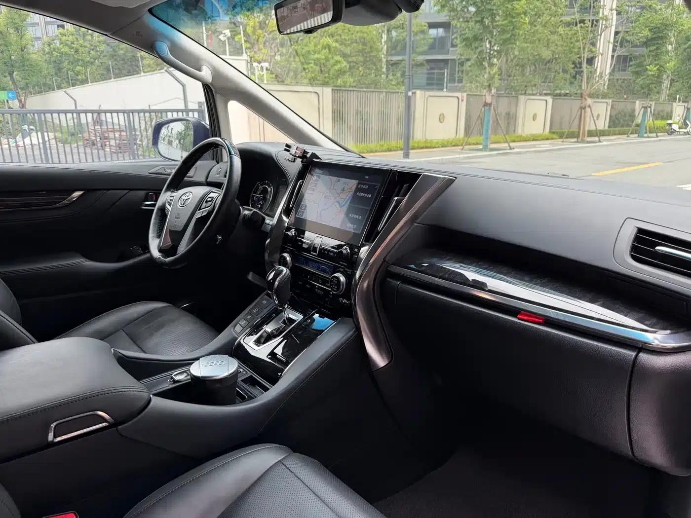 2021 Alphard Crown Hybrid 2.5L HV Supreme Edition — миниатюра 6