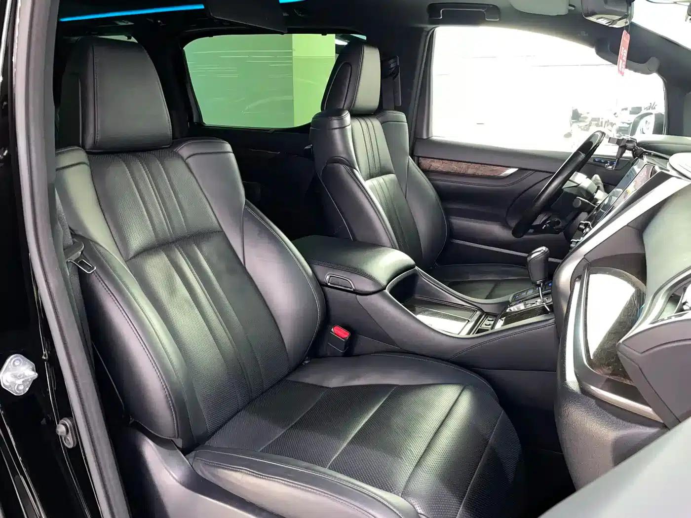 2020 Alphard Hybrid 2.5L HV Premium Edition — миниатюра 16