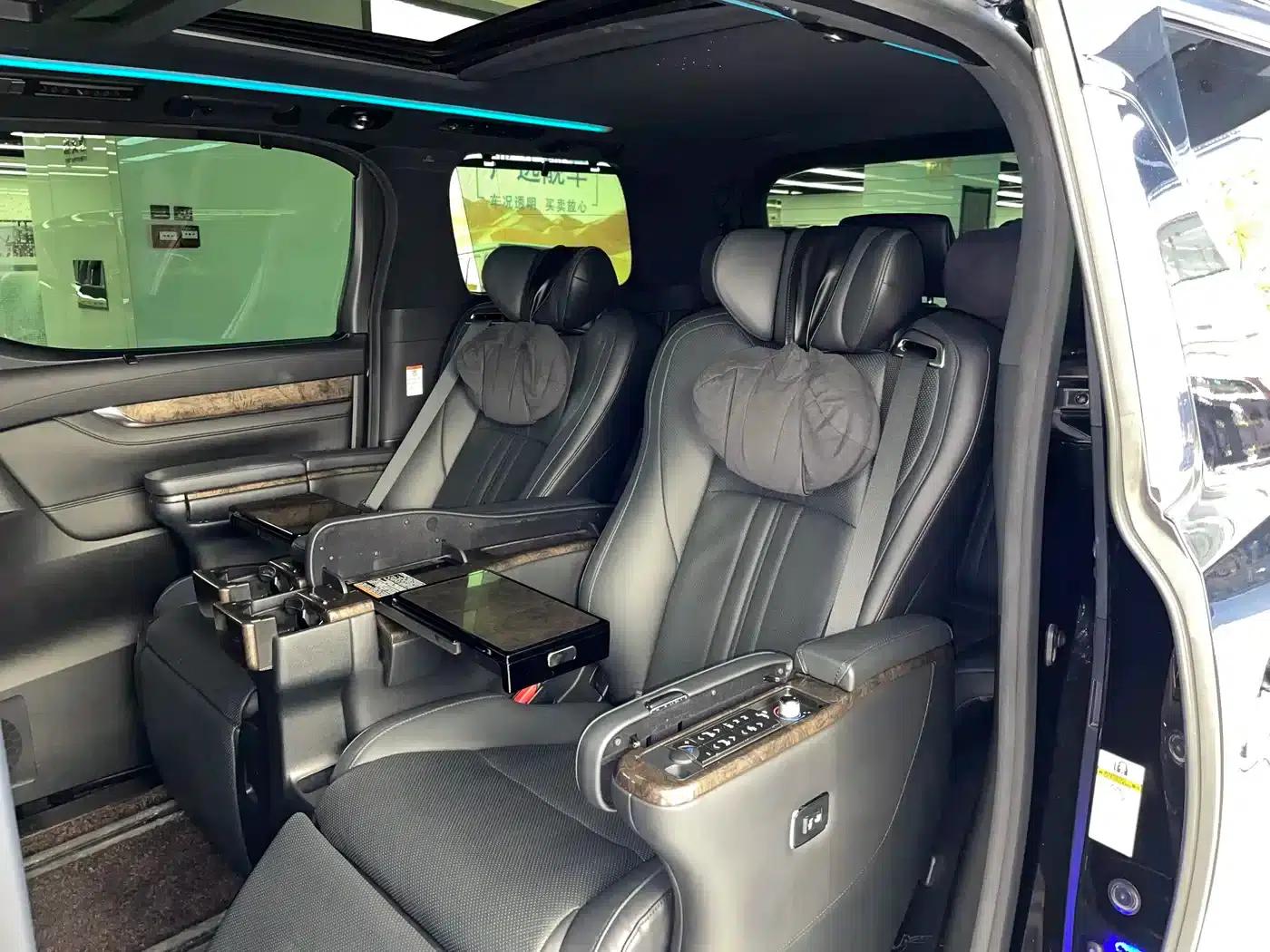 2020 Alphard Hybrid 2.5L HV Premium Edition — миниатюра 19
