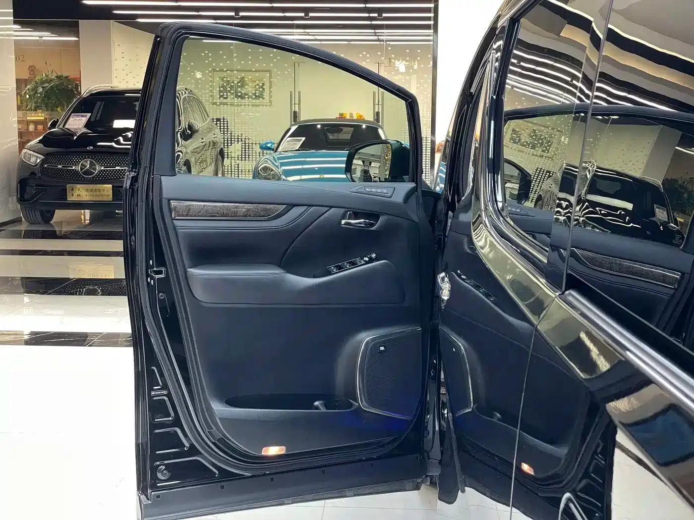 2020 Alphard Hybrid 2.5L HV Premium Edition — миниатюра 7