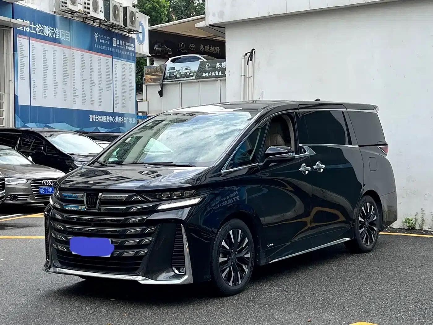 2024 Alphard Crown Hybrid 2.5L Supreme Executive Edition — миниатюра 1