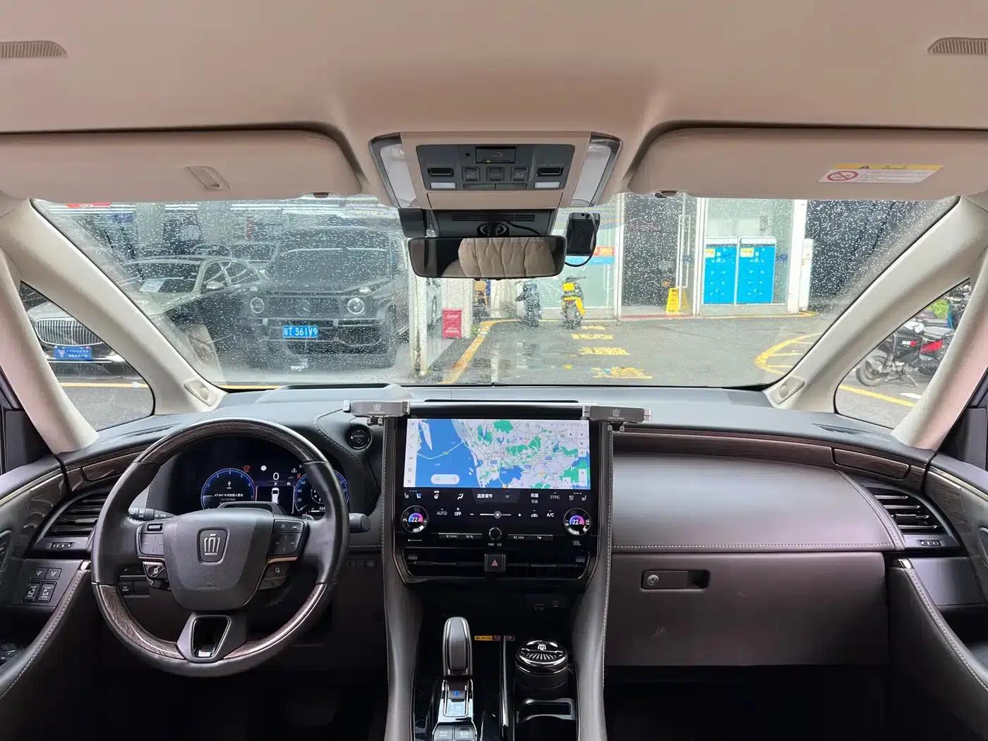 2024 Alphard Crown Hybrid 2.5L Supreme Executive Edition — миниатюра 14
