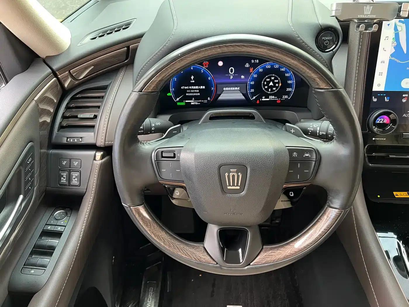 2024 Alphard Crown Hybrid 2.5L Supreme Executive Edition — миниатюра 15