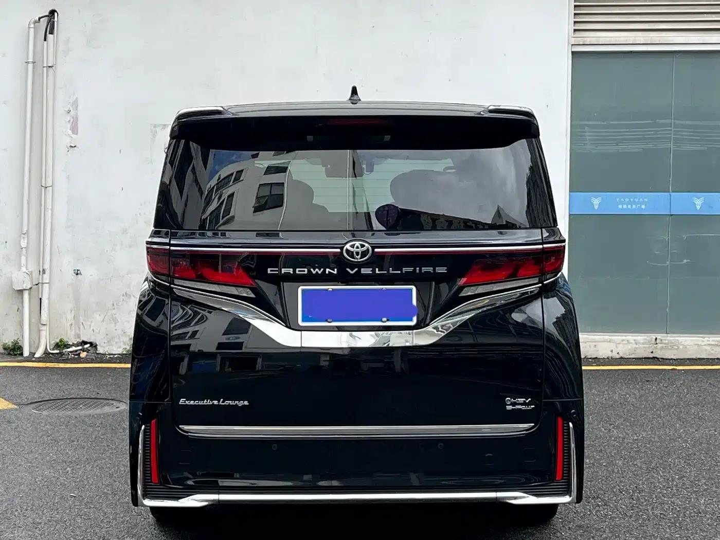 2024 Alphard Crown Hybrid 2.5L Supreme Executive Edition — миниатюра 17