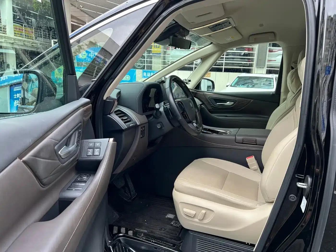 2024 Alphard Crown Hybrid 2.5L Supreme Executive Edition — миниатюра 3