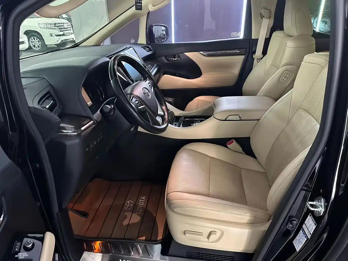 2020 Alphard Hybrid 2.5L HV Premium Edition — миниатюра 4
