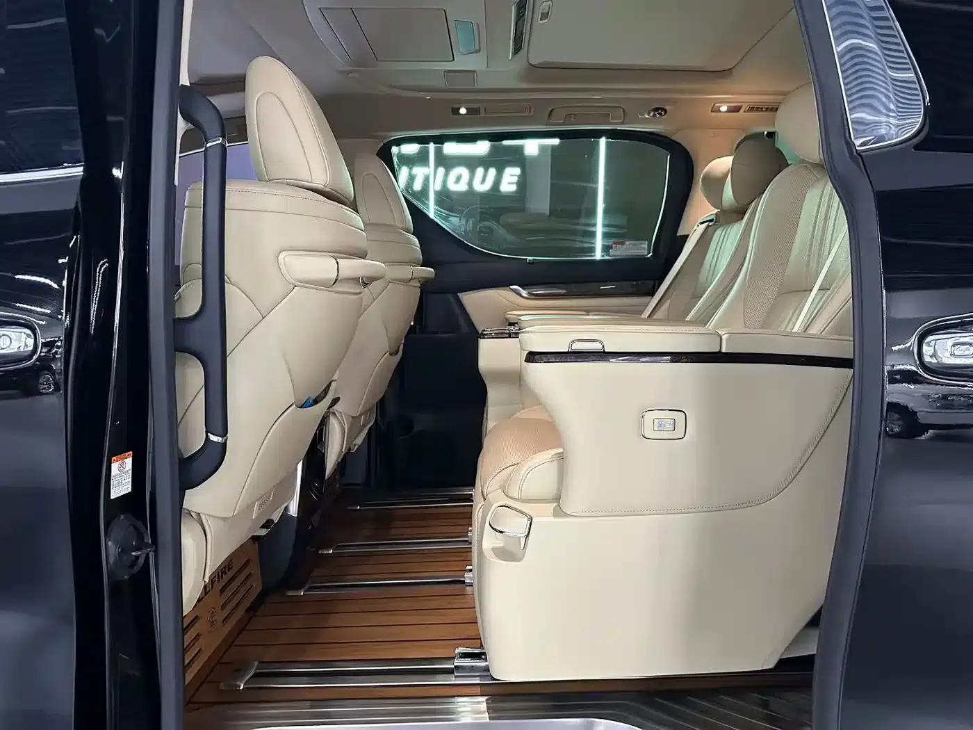 2020 Alphard Hybrid 2.5L HV Premium Edition — миниатюра 5