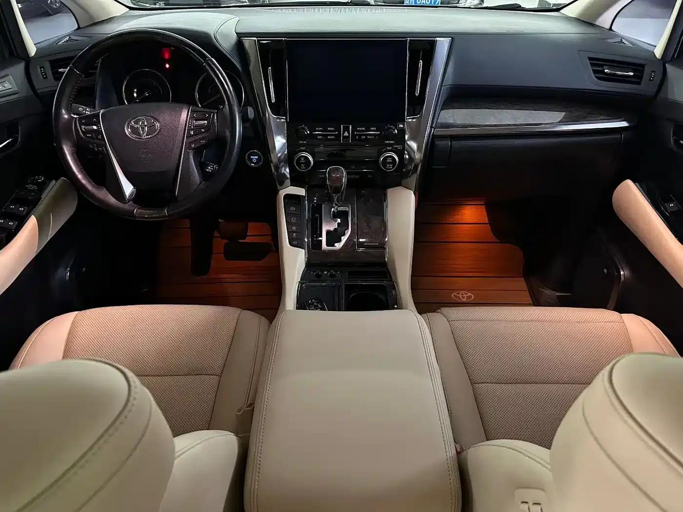 2020 Alphard Hybrid 2.5L HV Premium Edition — миниатюра 6