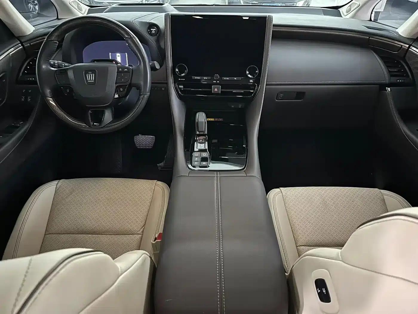 2024 Alphard Crown Hybrid 2.5L Supreme Executive Edition — миниатюра 6