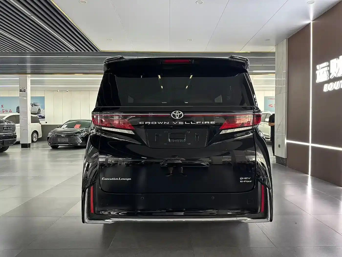 2024 Alphard Crown Hybrid 2.5L Supreme Executive Edition — миниатюра 8