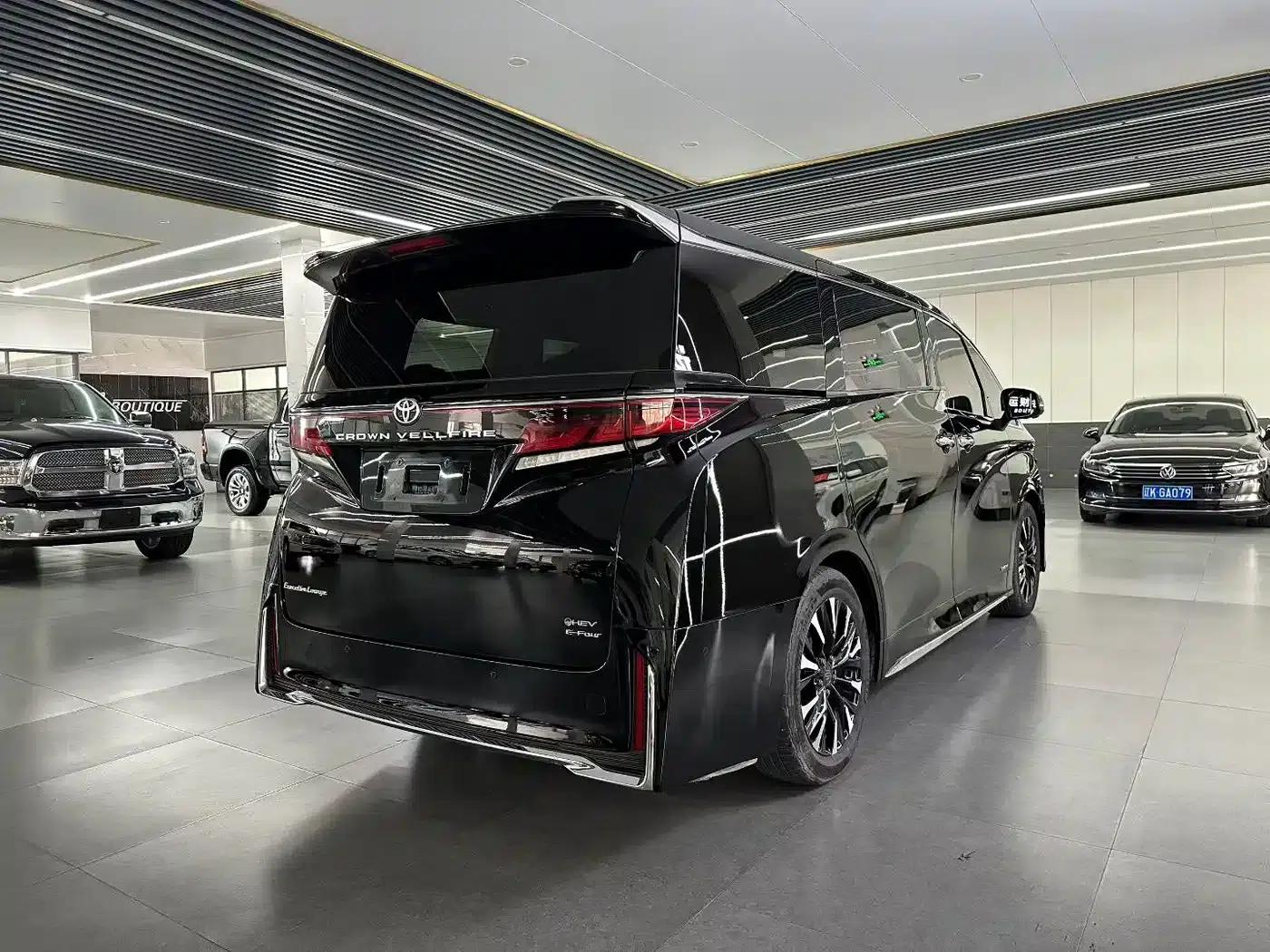2024 Alphard Crown Hybrid 2.5L Supreme Executive Edition — миниатюра 9