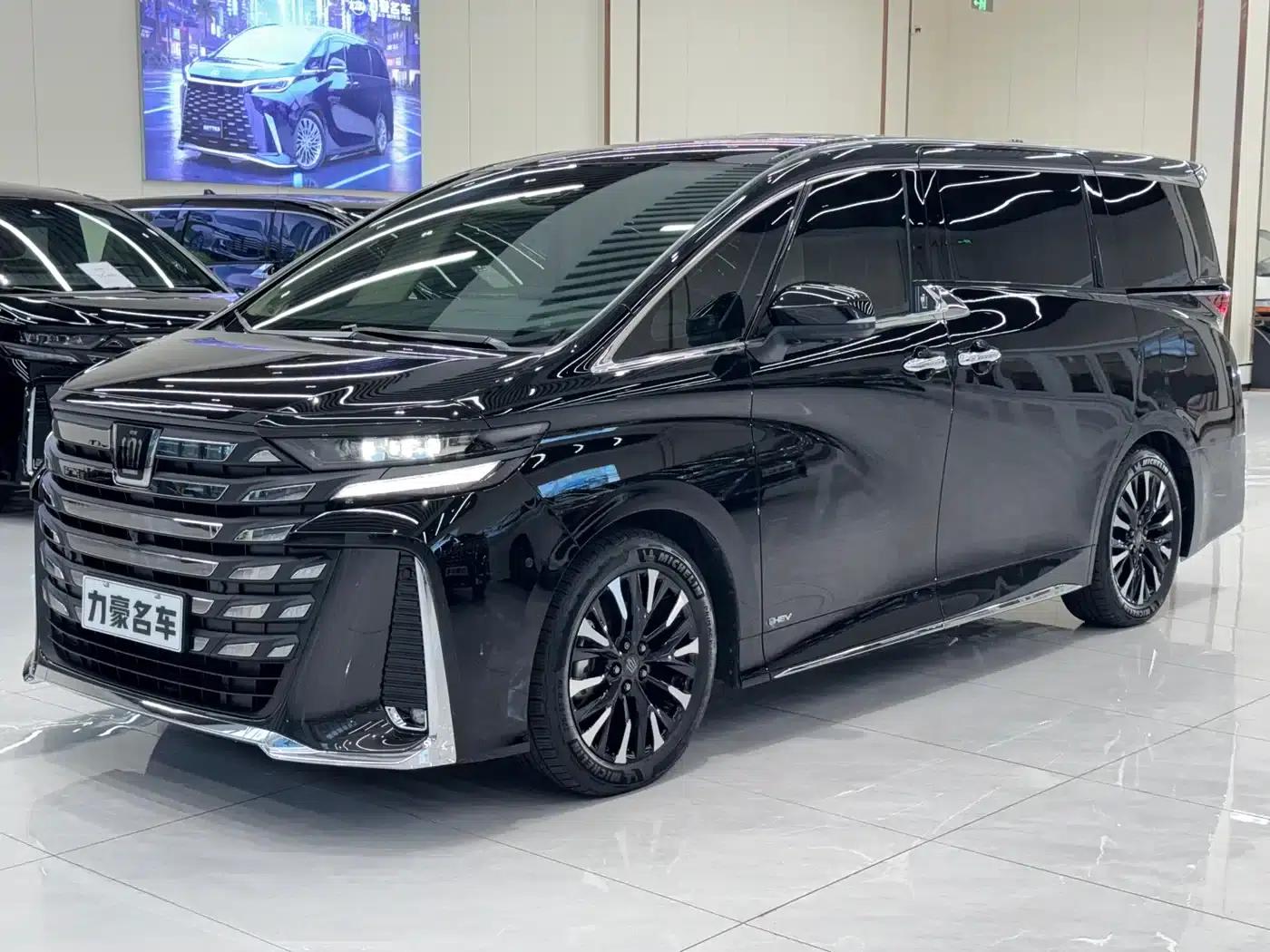 2024 Alphard Crown Hybrid 2.5L Supreme Executive Edition — миниатюра 1