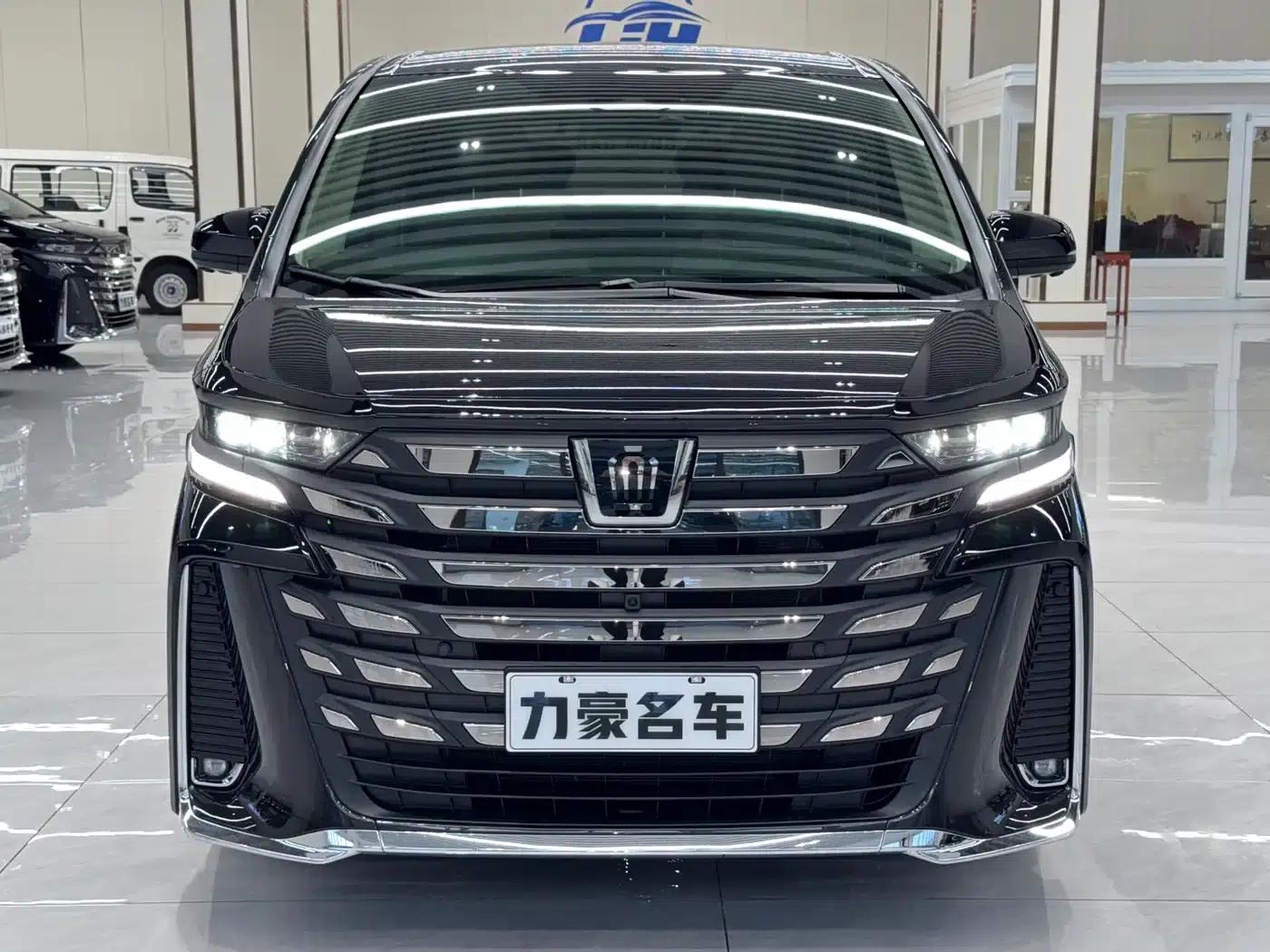 2024 Alphard Crown Hybrid 2.5L Supreme Executive Edition — миниатюра 2