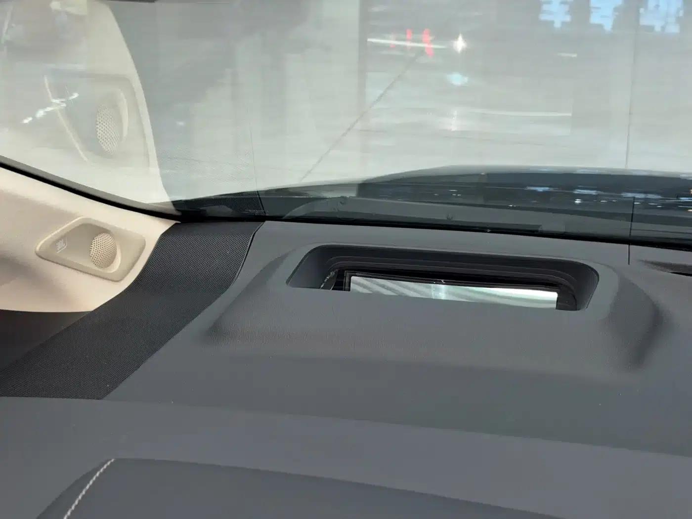 2024 Alphard Crown Hybrid 2.5L Supreme Executive Edition — миниатюра 14